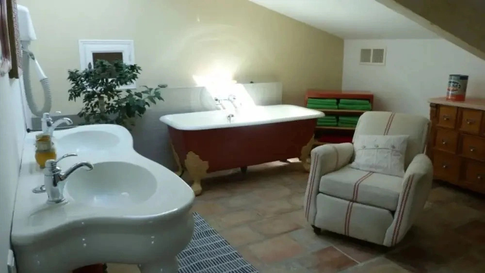Provencal Villa for Nature Lovers in Lub ron