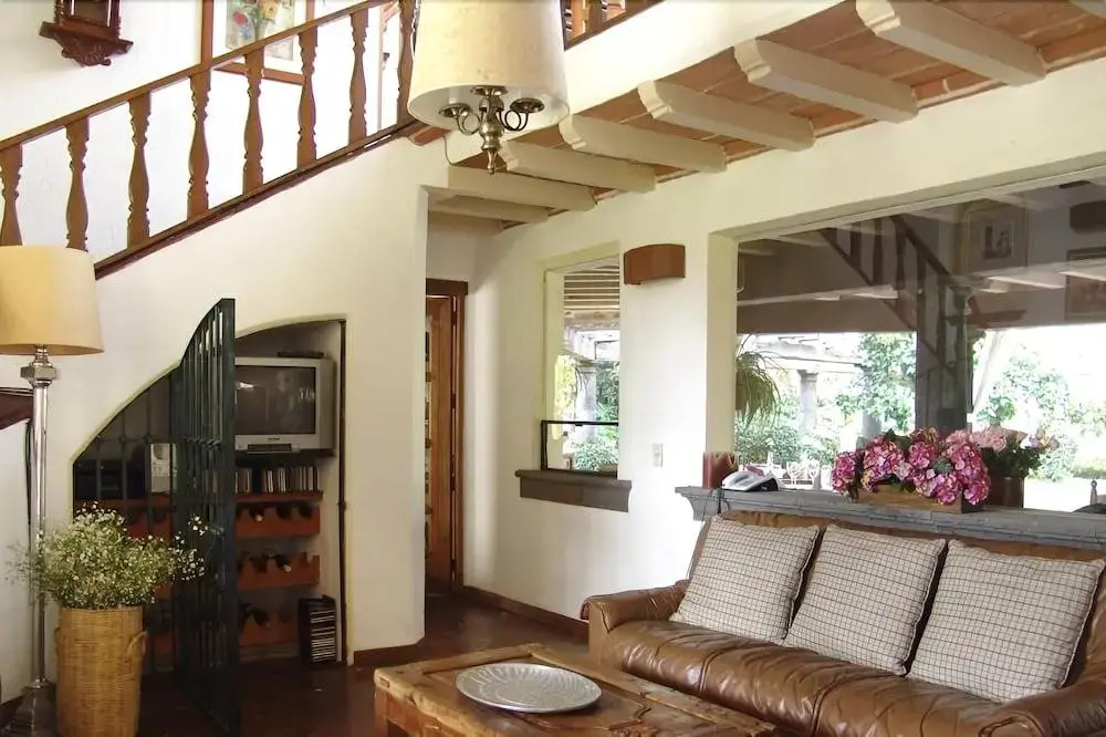 Casa Bugambilia, Un Pequeño Hotel en Tepoztlán