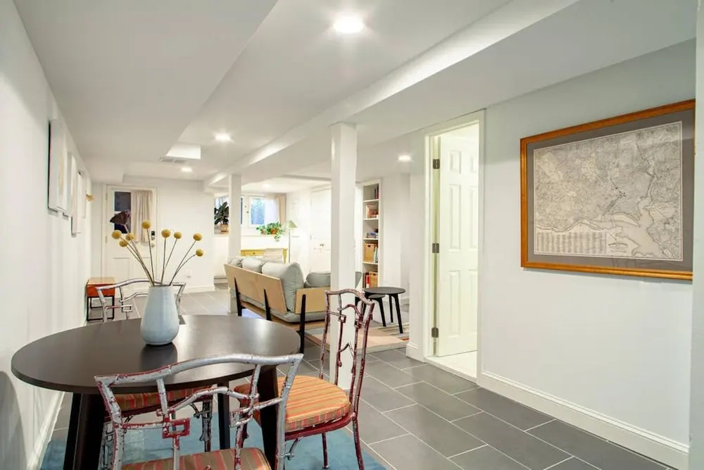 Spacious 1BR NW Garden Apartment Walker s Dream