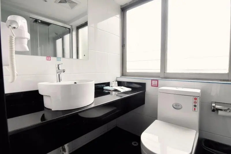 Pi · Hotel (Nanhu Branch Road, Jiujiang Railway Station)