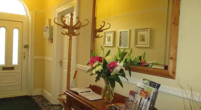 Kenwood Guest House — ОТЕЛЬ ЗАКРЫТ