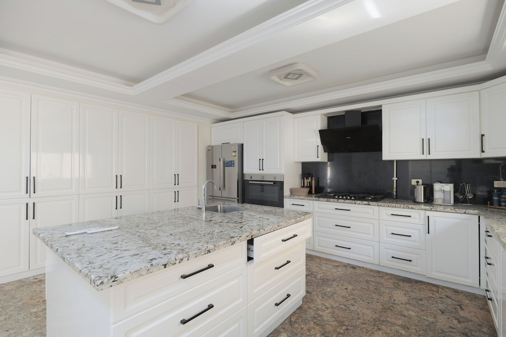 ALSAWAH Majestic 6BR Residence & Oasis