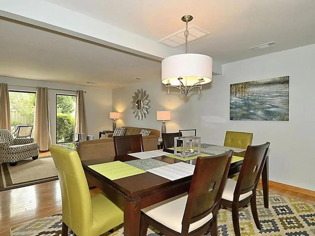604 Queens Grant