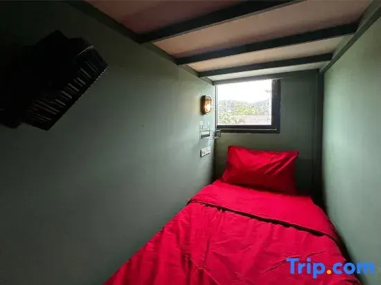Whoopers Hostel Ao Nang - By The Beach