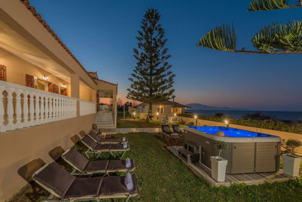Sea Elegance Villa - On the Beach, by ZanteWize