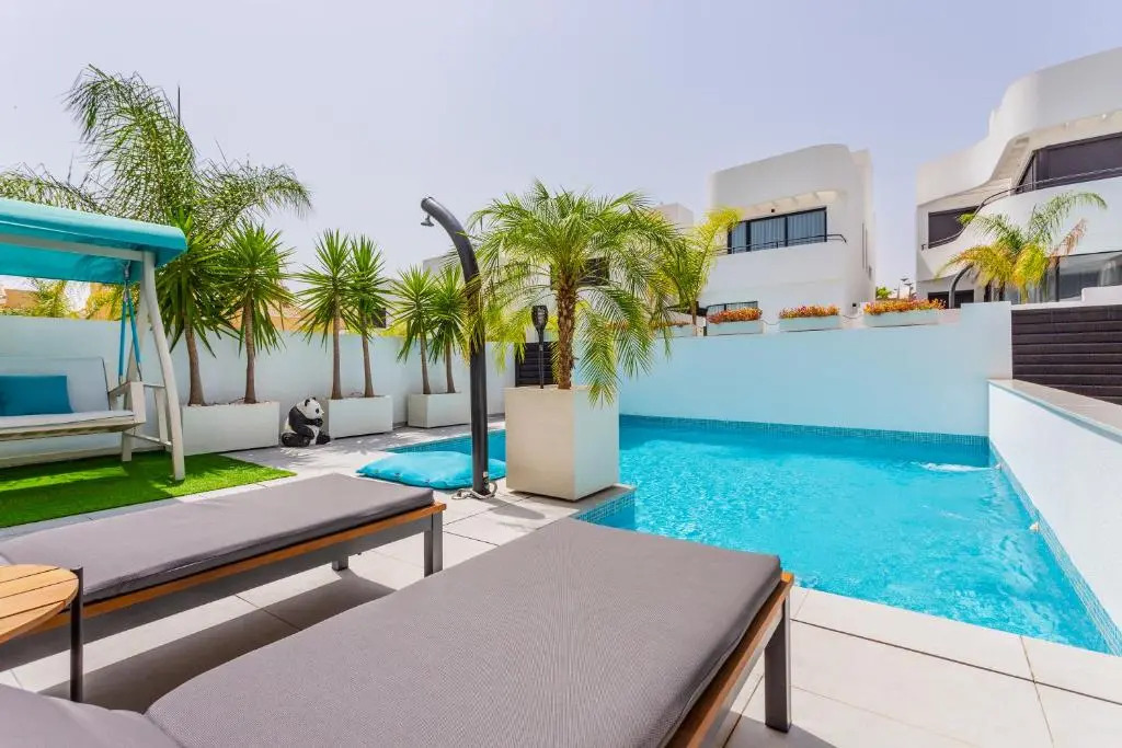 Stylish Villa 2018,Pool,3B.R.Wifi,Netflix