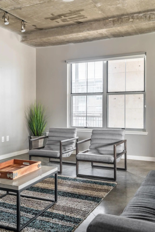 Austin Awesome 2BD 2BA Downtown Apartment