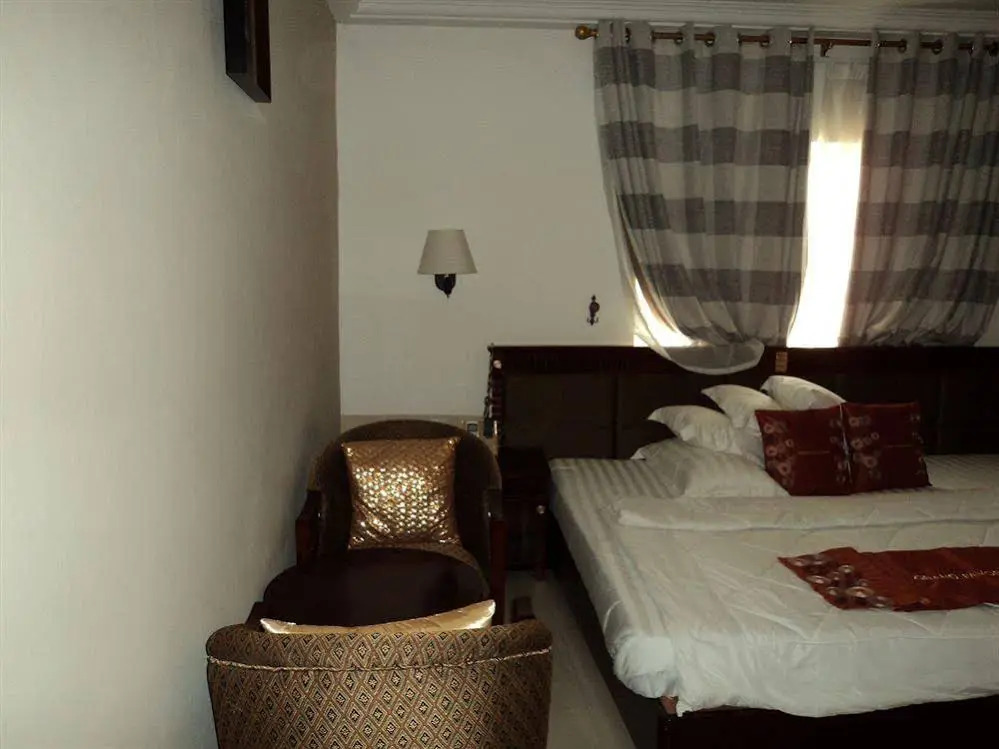 Grand Favor Hotel
