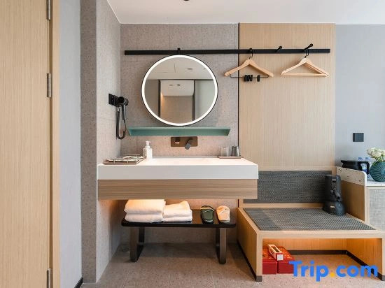 Country Inn & Suites by Radisson (Chongqing Jiefangbei Pedestrian Street · Hongyadong Scenic Area)