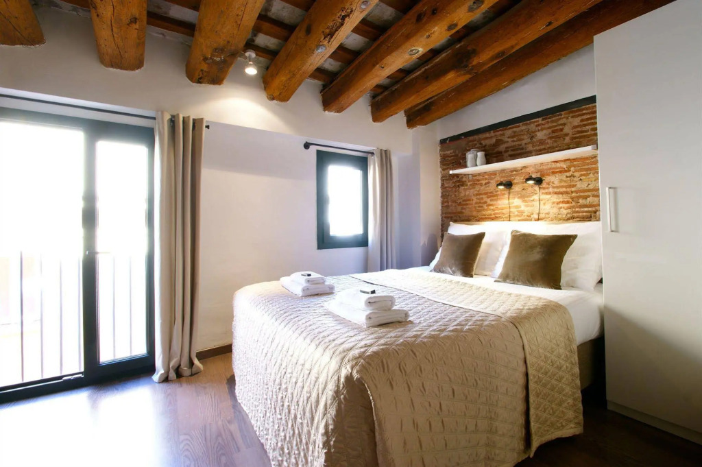 Feel Good Apartments Borne Down Town