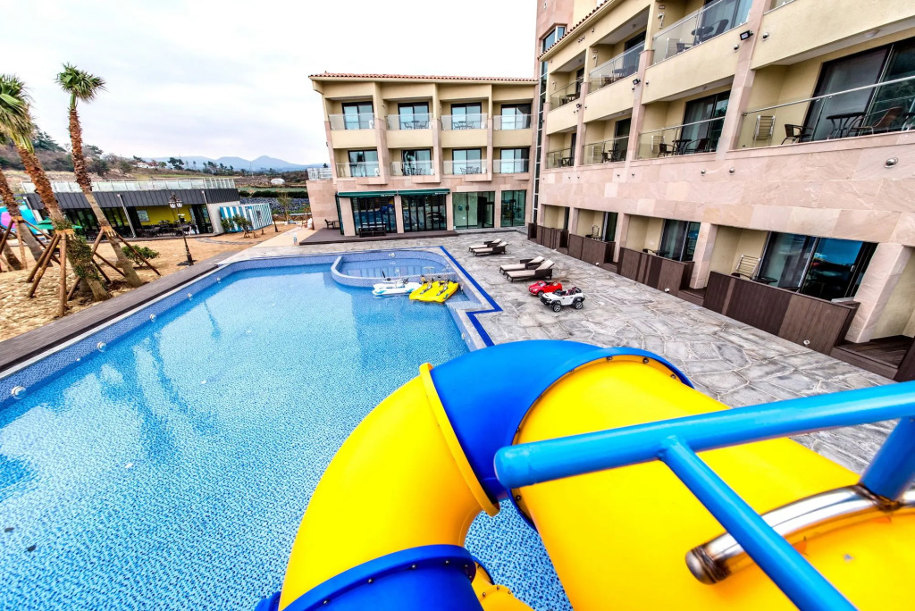 Blue Whale Resort