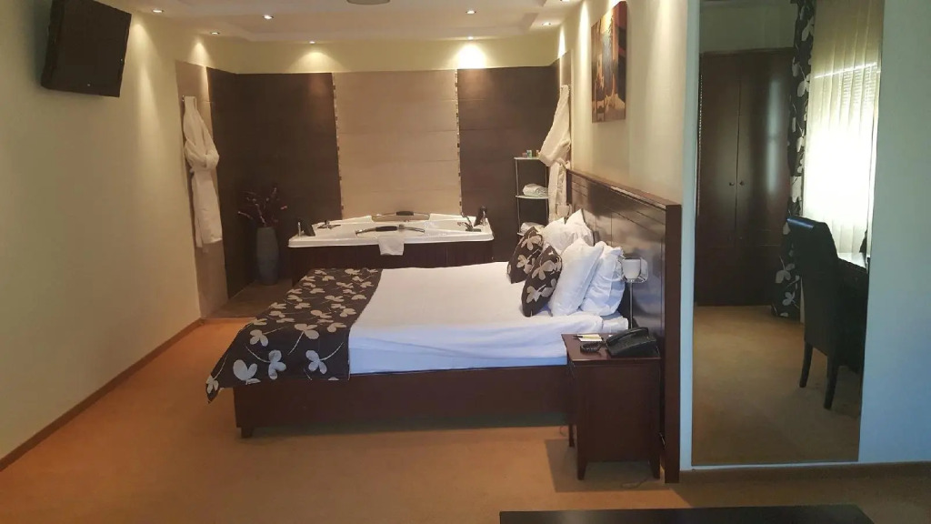 Hotel Contact