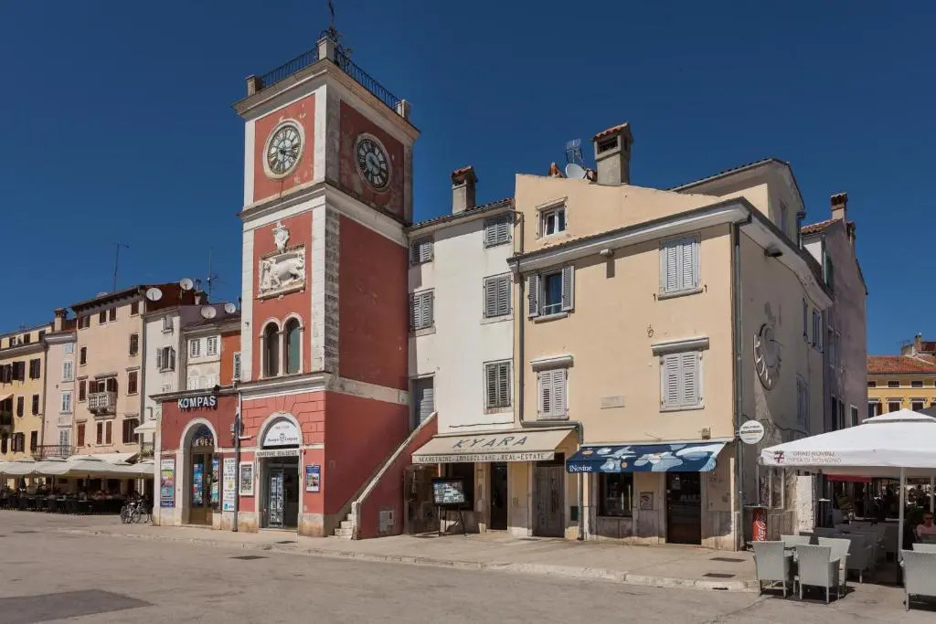 Royal Apartments