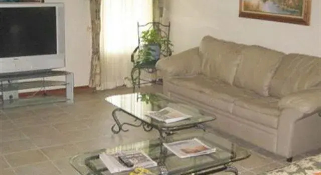 Edge Water Inn