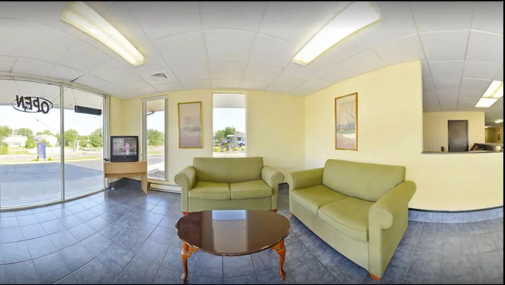 Best Value Inn Bloomington