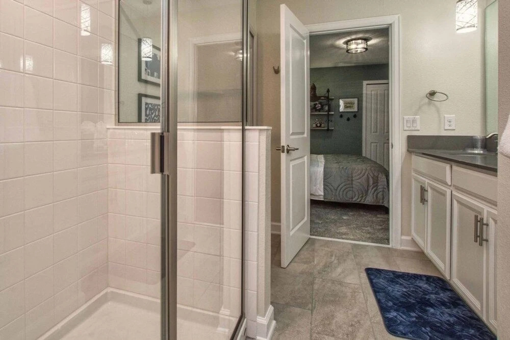 Storey Lake 8 Bed Lake Front Pool & Spa - 1684str 8 Bedroom Home by RedAwning