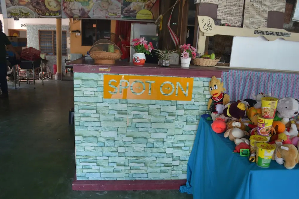 Batu Maung Sempoi Inn And Cafe
