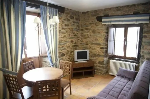 Apartamentos Turisticos A Estacion