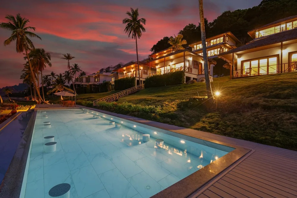 Coconut Grove Villas