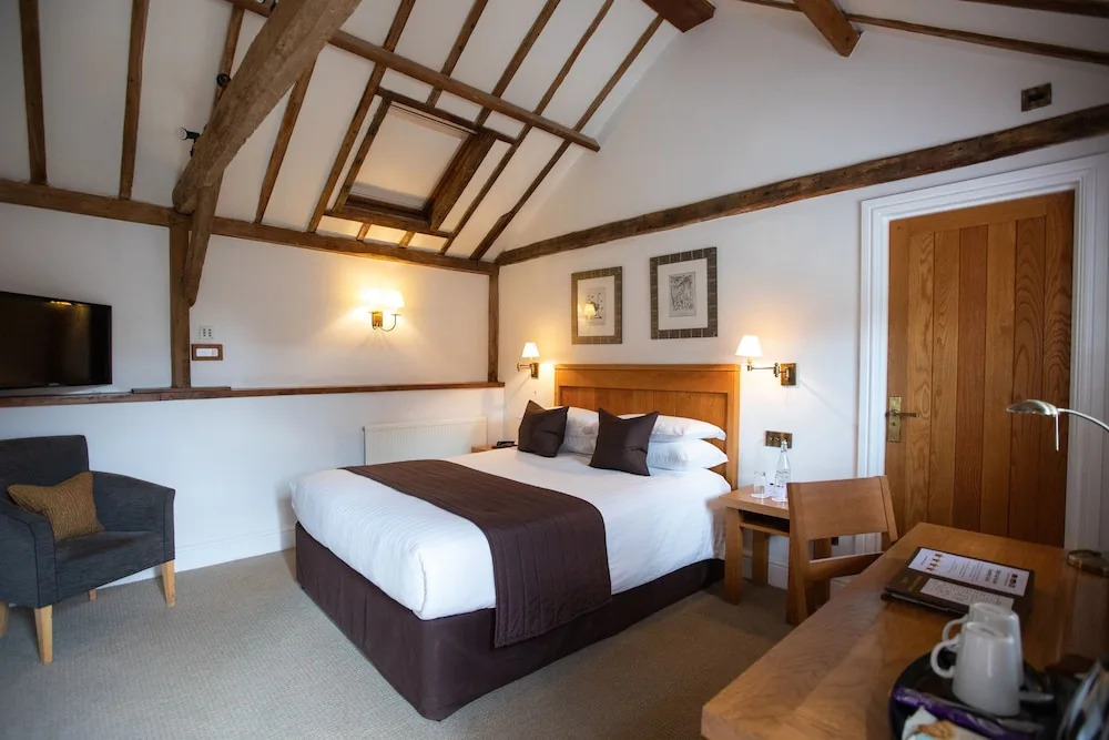 Tewin Bury Farm Hotel
