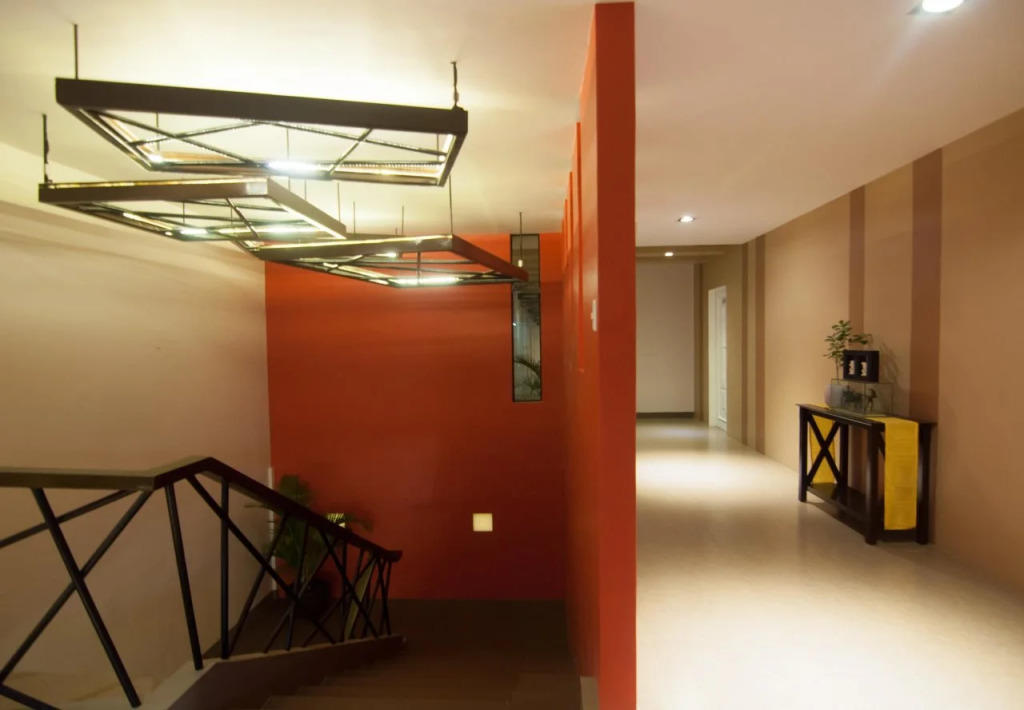Avenue One Hotel