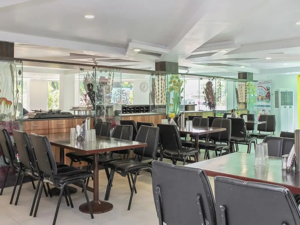 OYO 22692 Flagship Strand Resort