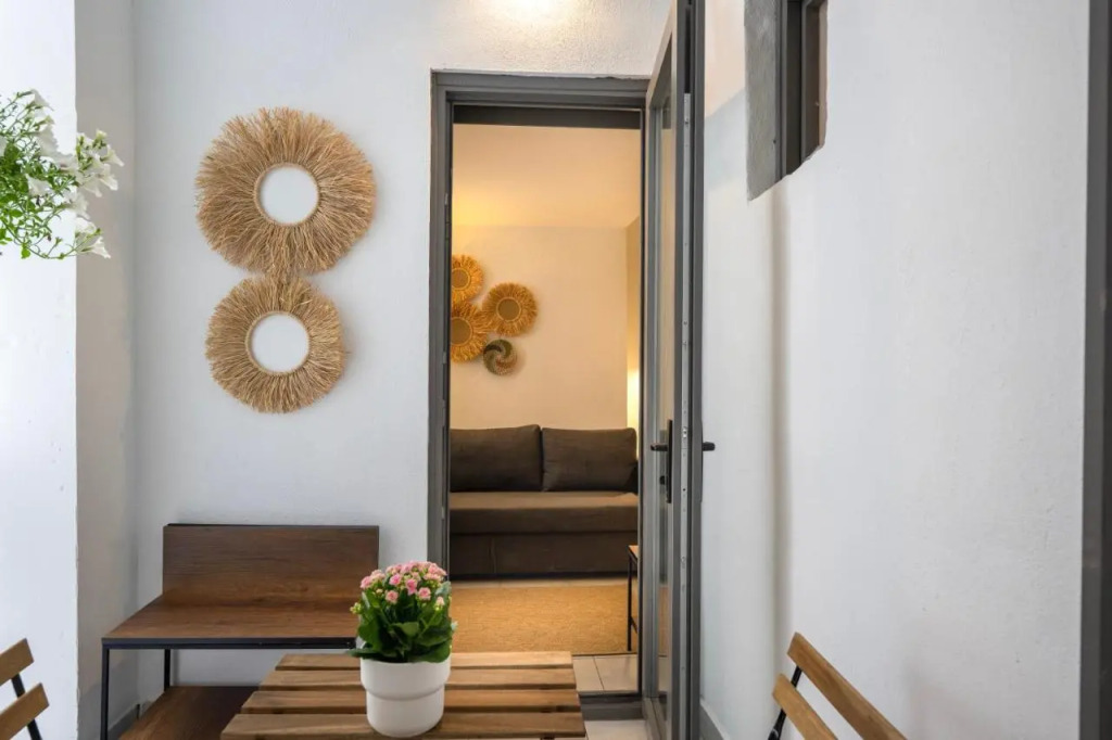 The Easy Rooms Verandah