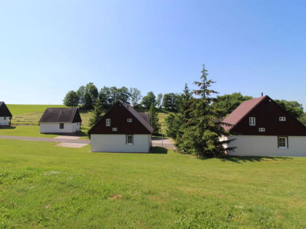 Holiday Hill 32070