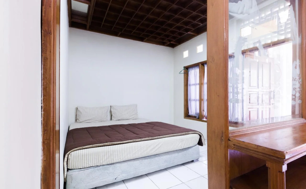 PELE Backpacker Guesthouse