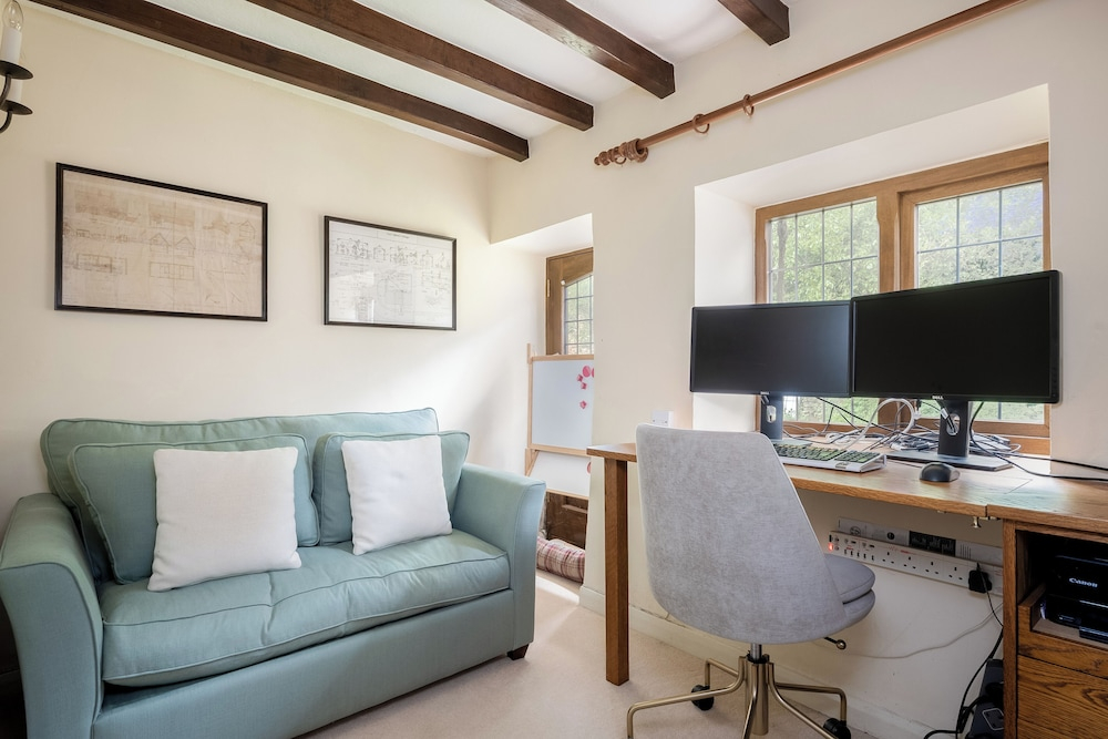 Tom Callows Gorgeous Cottage Oxfordshire