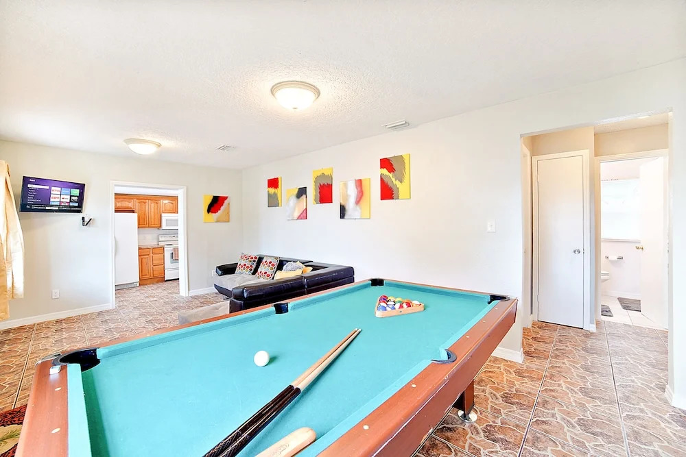 3BR House in Tampa by Tom Well IG - 2911