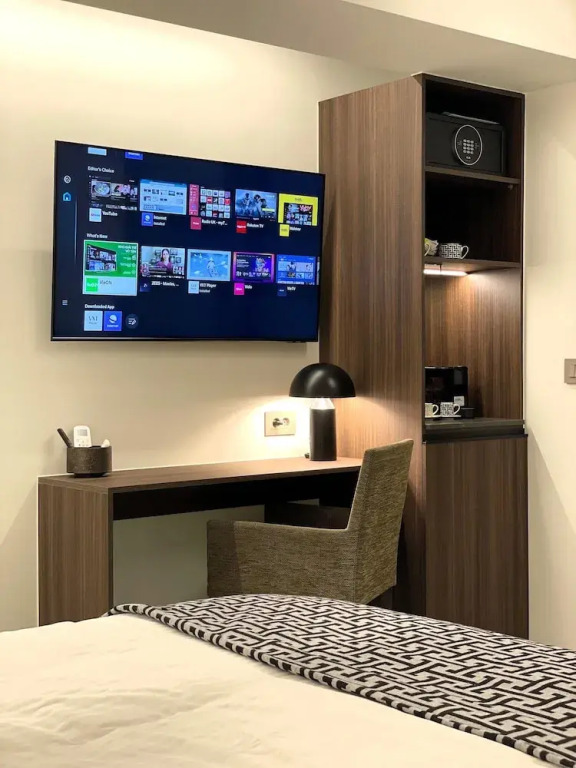 THE NIXON Suite and Apartments Hotel
