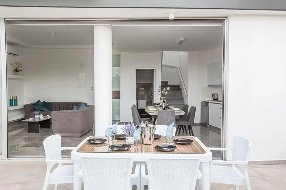 Villa Nataly AQ Ol24