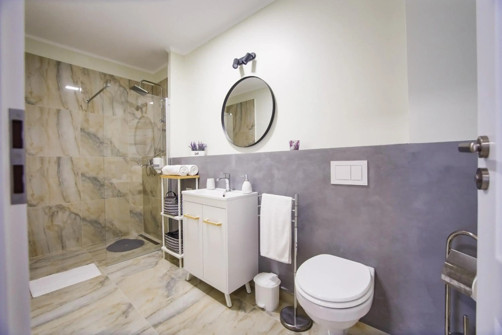 Light and Color at West Residence