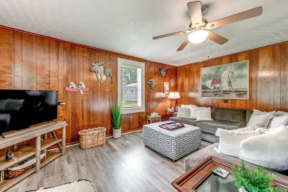 2 Mi to Ski Sapphire: Pet-friendly Cashiers Cabin