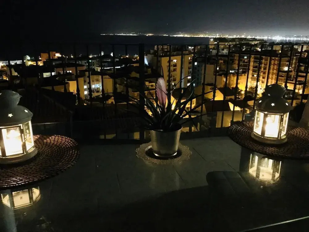 Rooms in Seafront Villa