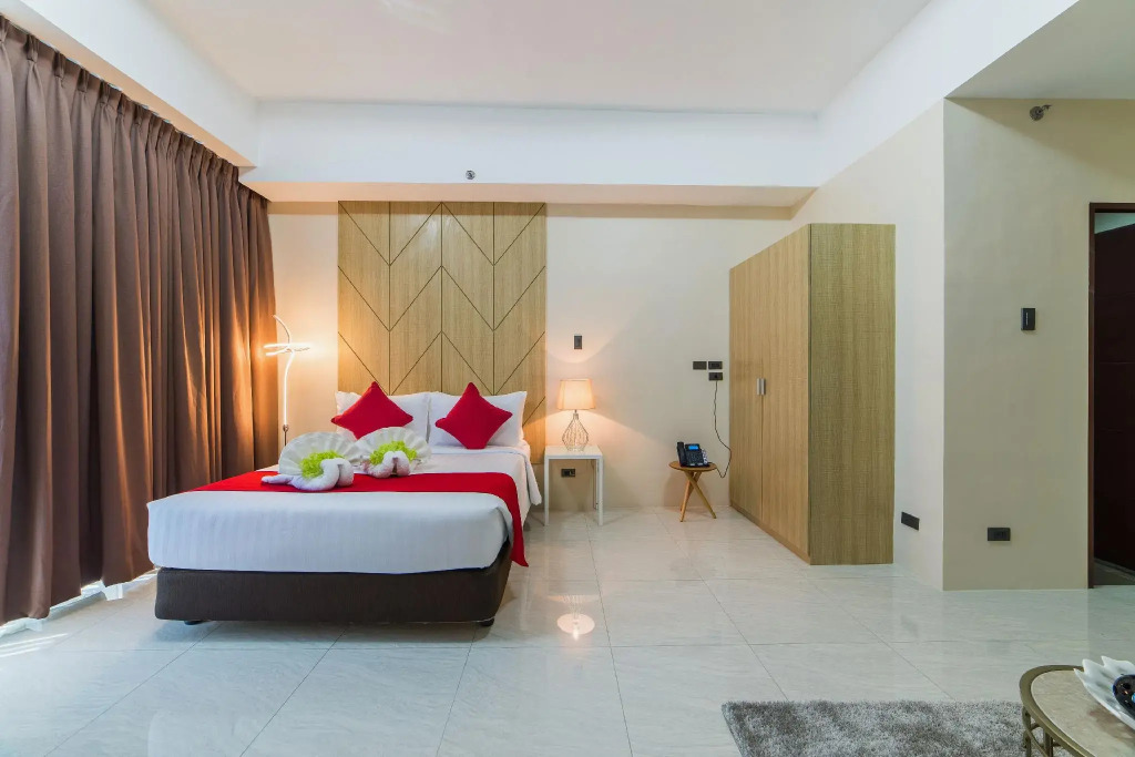 Eastland Hotel And Residences