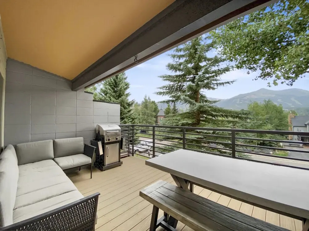 Falcon Condos N4 3 Bedroom Condo by Redawning