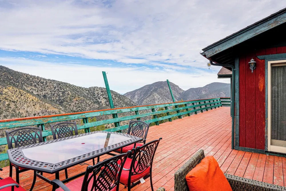 Private Sauna & Mtn-view Deck! Kern County Home
