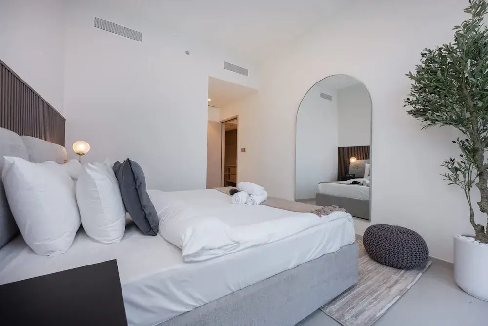 Cozy 2-bedroom Apartment Perfect for Family in Downtown With Burj Khalifa Views
