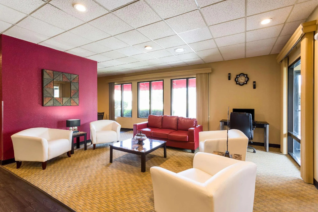 Econo Lodge Oxmoor