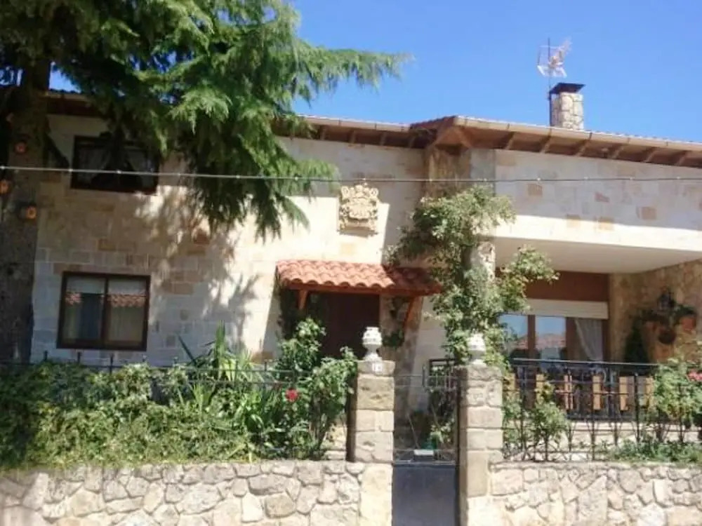 Spacious house in Abejar