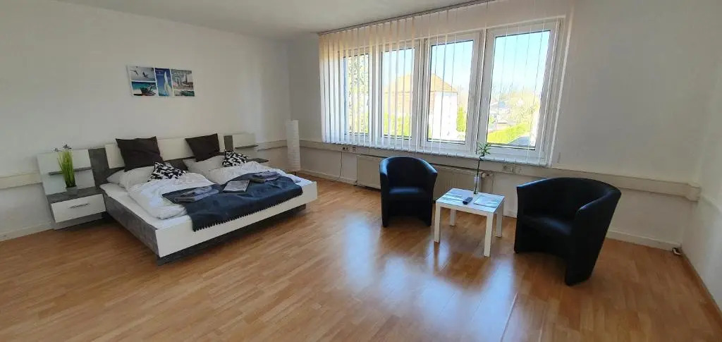 FC-Apartmenthaus Falkensee mit großem Garten und PKW Stellflächen