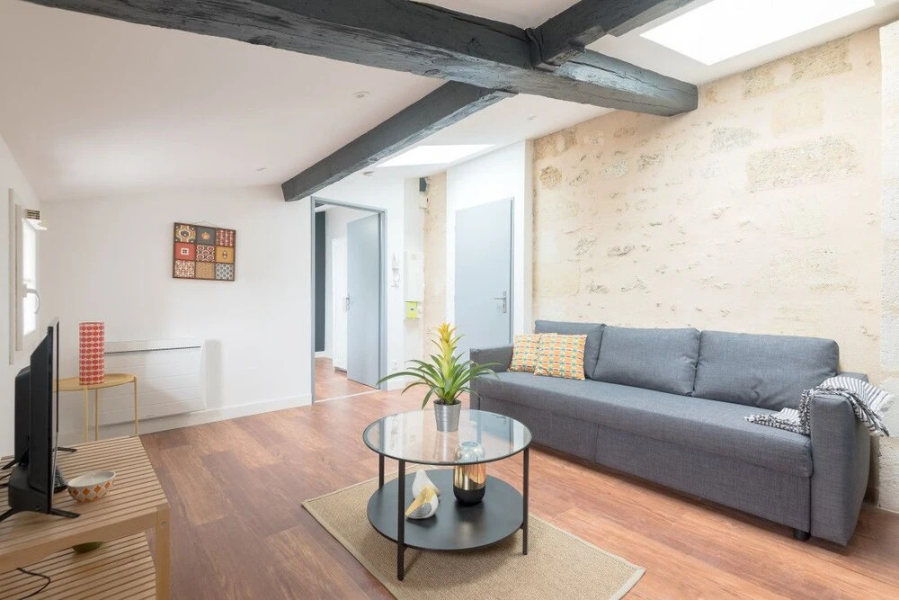 Nice Apartment Facing the Synagogue