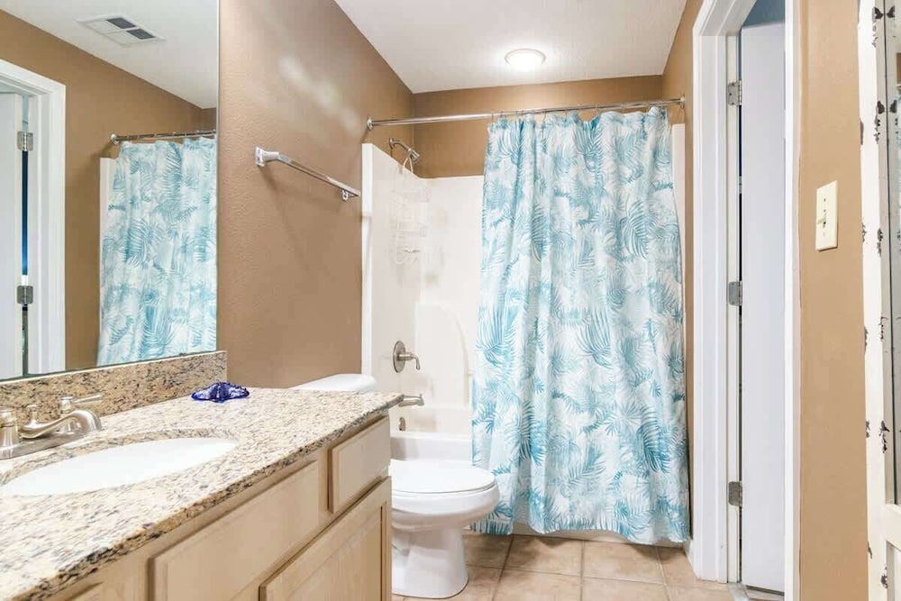 Spacious Beachview End Unit in Legacy Tower 2 -809 - 3 Bedroom 3 Bath Condo