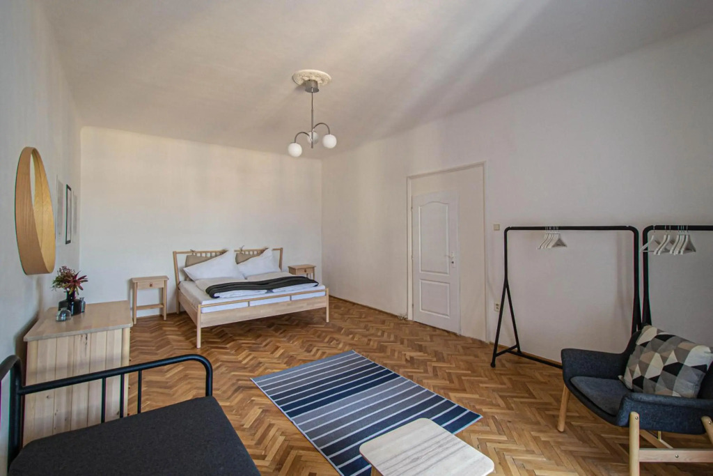 Super Central Billiard and Darts Big Apartment