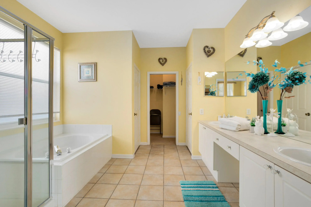 Fantastic Resort 5BR House - South Facing Pool Spa