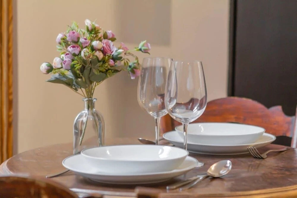 Bright & Compact One Bed Apartment in Malasaña