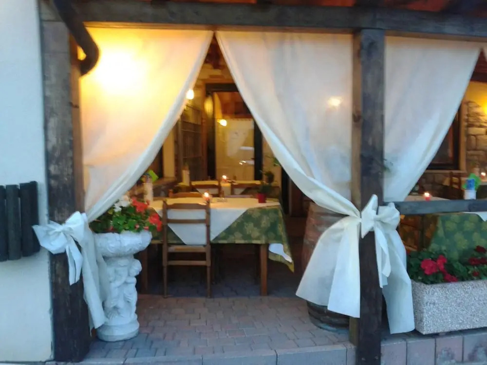 Albergo Ristorante La Bettola