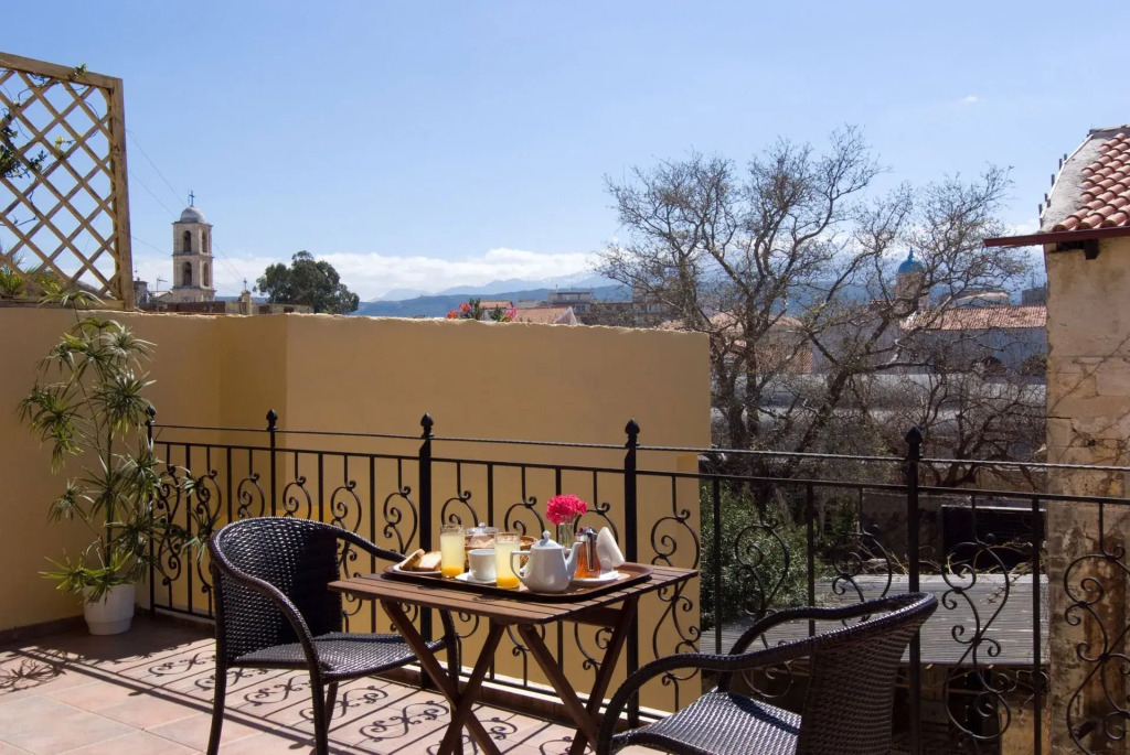 Belmondo Hotel